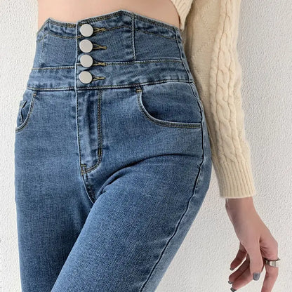 Skinny pencil jeans with vintage high waist and three large buttons for women