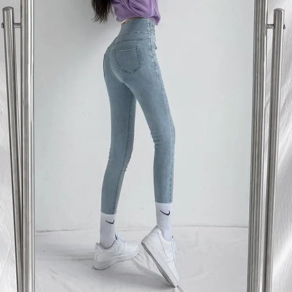 Light-wash vintage high waist skinny pencil jeans for women with slim stretch fit