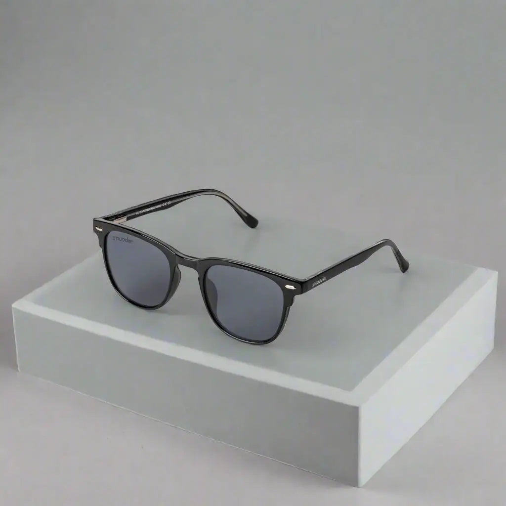 Black framed Smooder sunglasses with dark gray lenses for stylish sun protection
