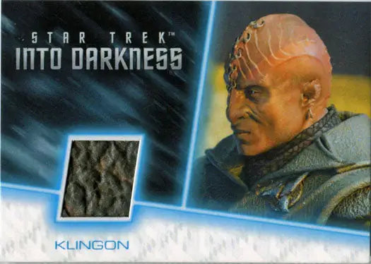 Klingon character showcasing distinctive features and Klingon shoulder armor relic card
