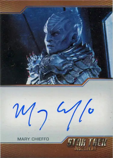 Blue-skinned alien L’Rell in metallic costume on Star Trek Discovery autograph card