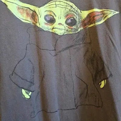 Gray Star Wars Baby Yoda graphic tee featuring Grogu in a brown cloak, XL size