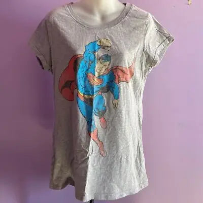 Gray short-sleeved Superman graphic T-shirt for women in 2XL size featuring colorful logo