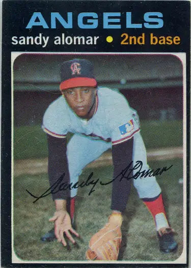 Base card of Sandy Alomar in fielding position from Topps Baseball 1971 trading cards