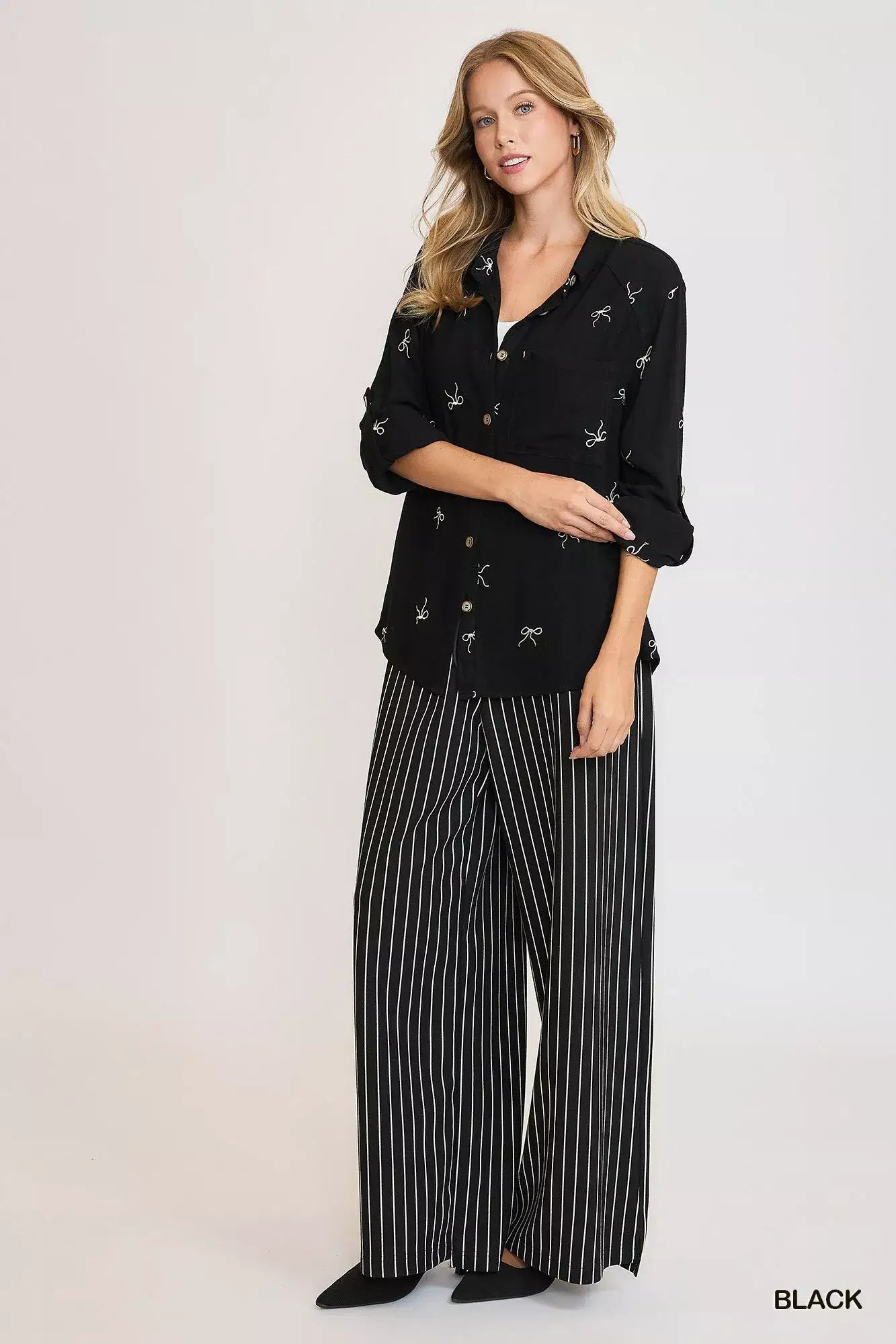 Umgee Linen Blend Fitted Shirt with Ribbon Embroidery Details