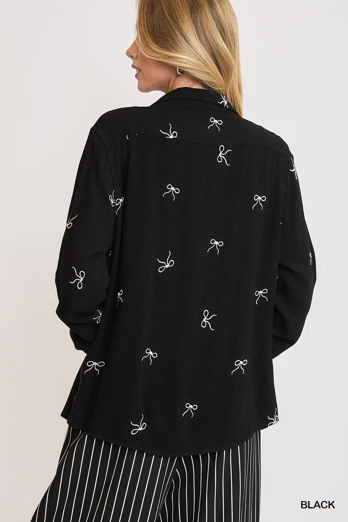 Umgee Linen Blend Fitted Shirt with Ribbon Embroidery Details