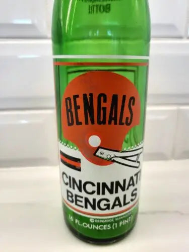 Vintage Cincinnati Bengals glass bottle from NFL commemorative 7 UP 16 Oz collection