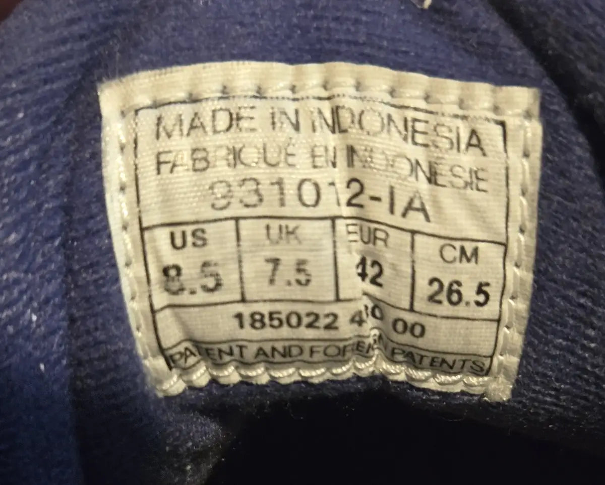 Shoe size tag on Vintage Nike ACG Hiking Boots Men’s 8.5 Suede Purple Olive Trail