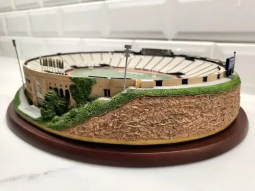 Vtg Danbury Mint Stadium Replica of Pitt Stadium on wooden base for fans and collectors