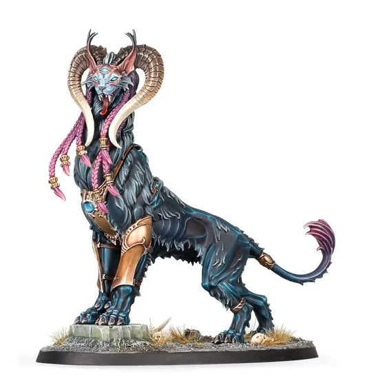 Warhammer Age of Sigmar Mindstealer Sphiranx miniature with horns for tabletop gaming