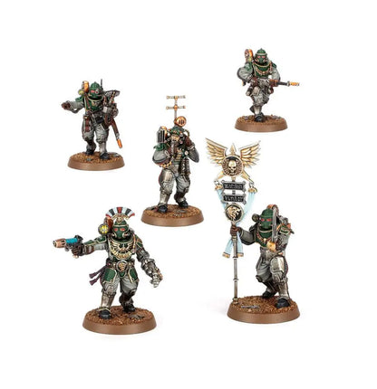 Miniature Solar Auxilia figures with weapons and banner for Warhammer HORUS HERESY command section