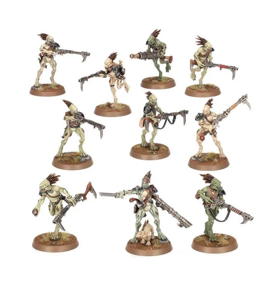 Painted Kroot Carnivores with weapons on bases from T’AU Empire collectible set