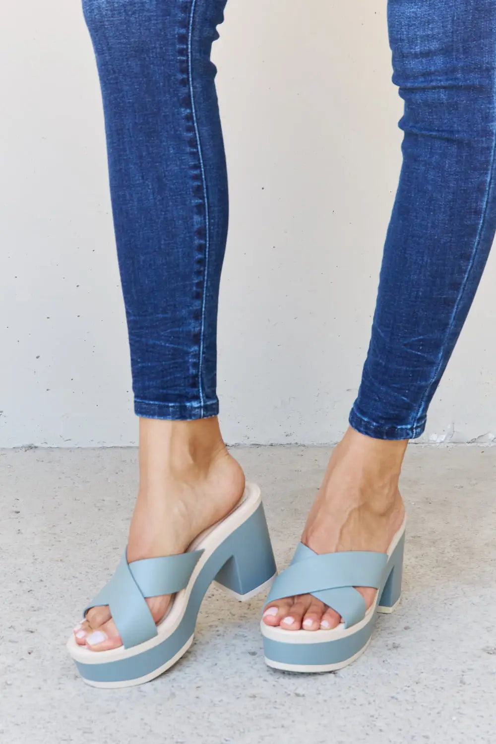 Weeboo Cherish The Moments Contrast Platform Sandals in Misty Blue - Light Blue / 6.5