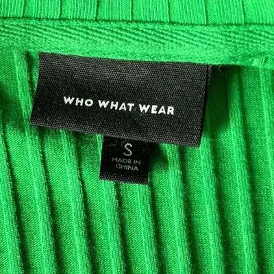 Green ribbed fabric with black clothing label from Who What Wear Green Ribbed Pullover Dress Sz S