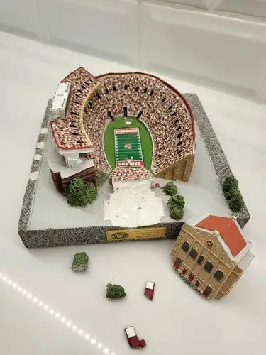 Miniature Wisconsin Badger Stadium replica model of the 1999 Rose Bowl victory