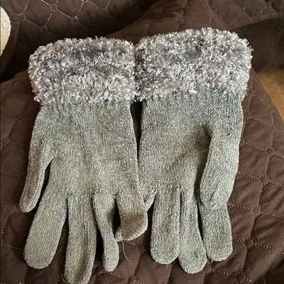 Women’s Gray Chenille Winter Gloves with Fuzzy Cuffs for Cozy Cold Weather Wear