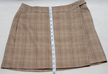 Beige Y2K plaid mini skirt with side buckle detail in Hesperus Wrap Skirt Size M